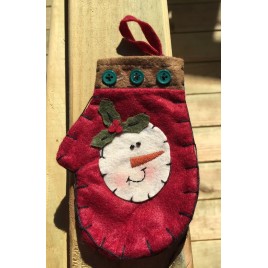 7D3915 - Christmas Felt Burgundy with Holly and Snowman Face