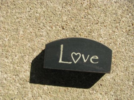 31469LB - Mini Love Arched wood Block Black 31469LB - Mini Love Arched wood Block Black