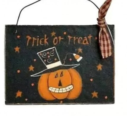 M7568 Trick or Treat wood sign M7568 Trick or Treat wood sign