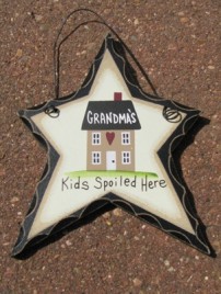  wd812 - Grandma's Kids Spoiled Here wood heart 